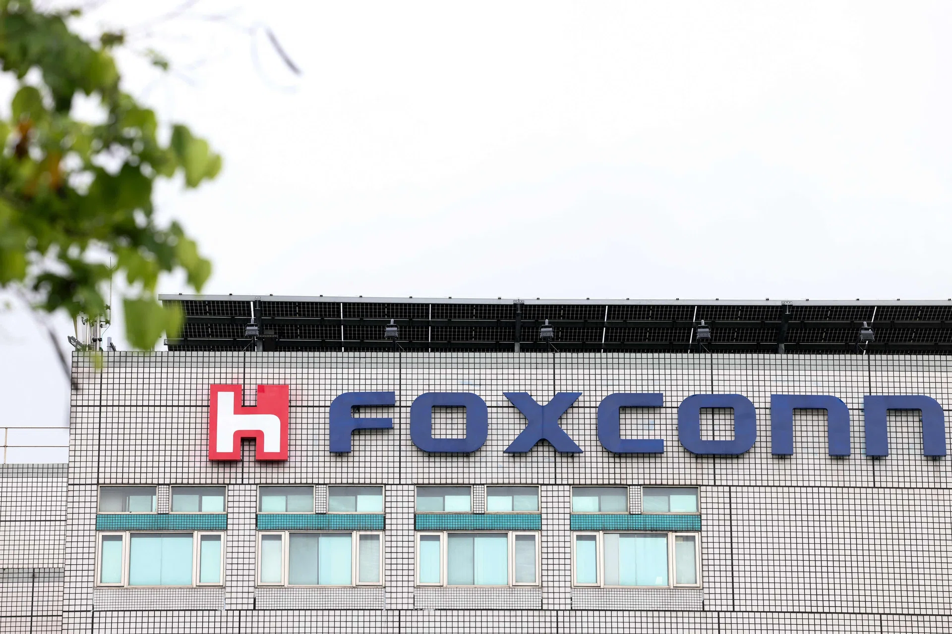 Foxconn Kaynes R R District Collectorate
